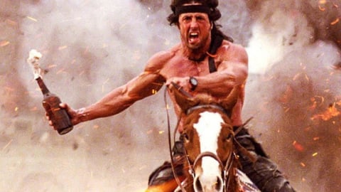 ¿Y Sylvester Stallone se nos fue a la paz? ¡El Rambo de ahora odia la guerra!