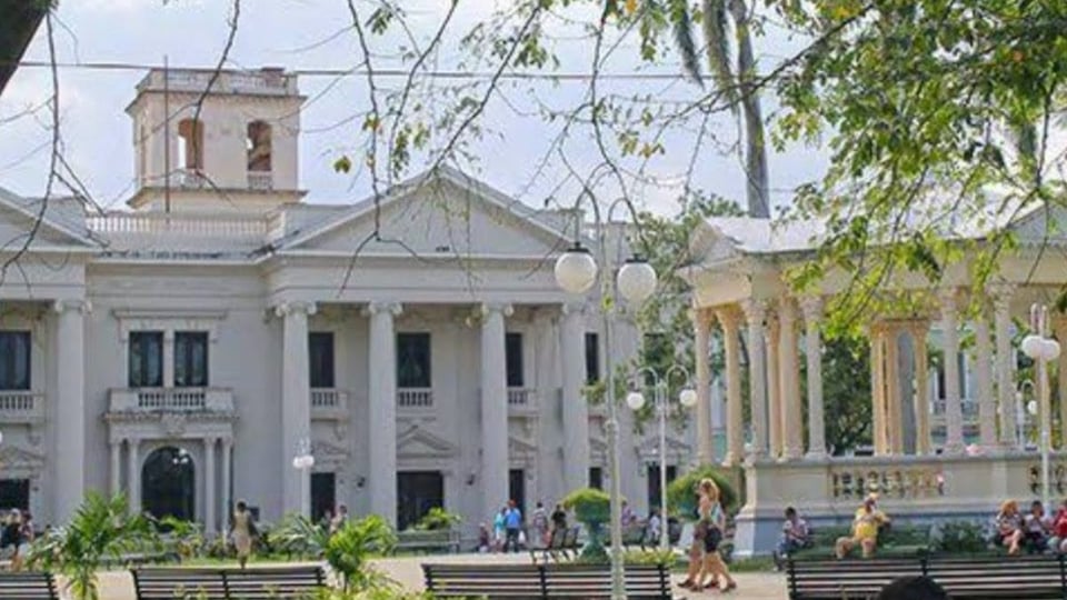 ¿Qué bochinche es este en Villa Clara? ¡Precios por el techo y el gobierno saca el látigo!