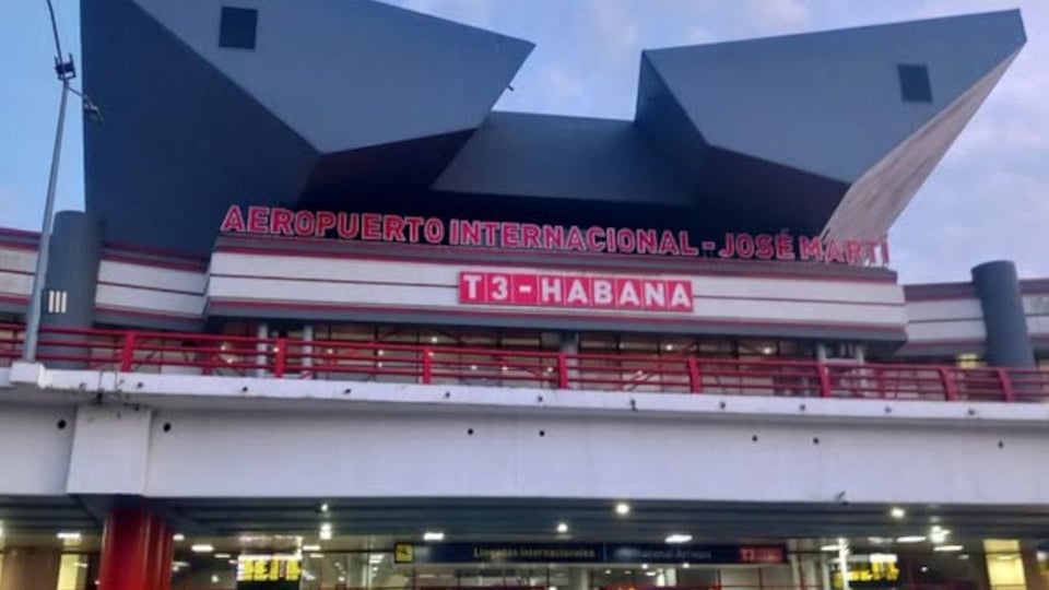 ¡Apaga y Vámonos! Aeropuerto de La Habana sin Gasolina para Aviones: ¡Hasta Octubre Nos J...amos!