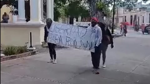 ¿A las Hermanas las Arrestaron por Querer Ver al Huelguista?