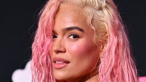 ¡Tremendo bochinche en Medellín! ¿Karol G con nuevo novio y pagando la cuenta a medio pueblo?