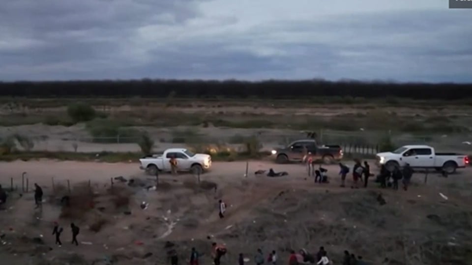¿Y ahora qué? Cubanos en el desierto, entre el solazo y la deportación