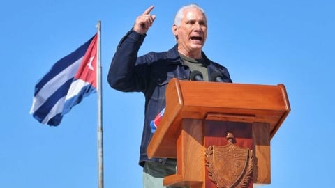 Díaz-Canel: Cuba Defenderá su Independencia ante Ambiciones de EE. UU.