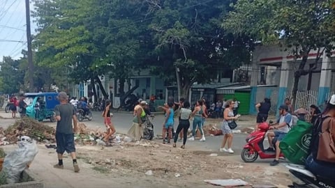 ¿Agua pa’ cuándo? ¡Y la luz se fue! Cuba empieza abril con protestas y cacerolas