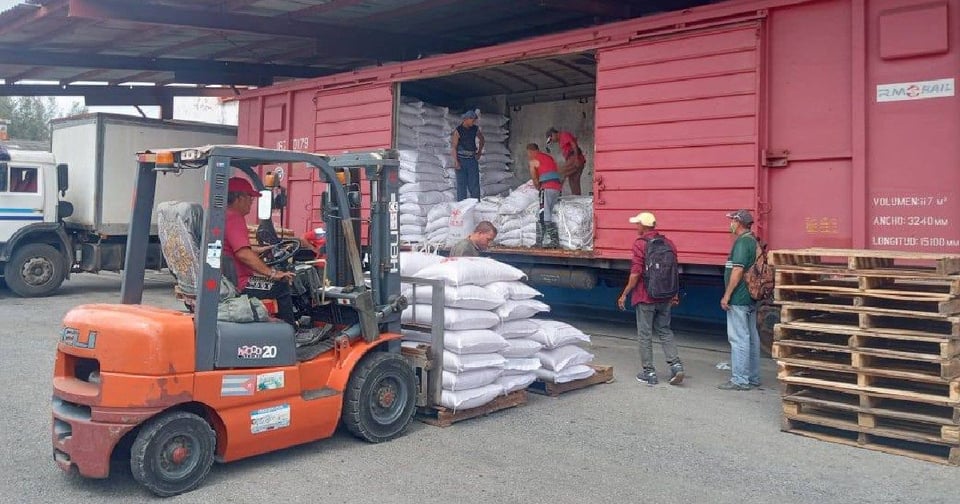 China Dona Arroz a Cuba en Medio de Escasez y Quejas