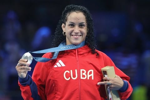 La Chiqui Guzmán rompe el molde: primera luchadora cubana en liga profesional de India