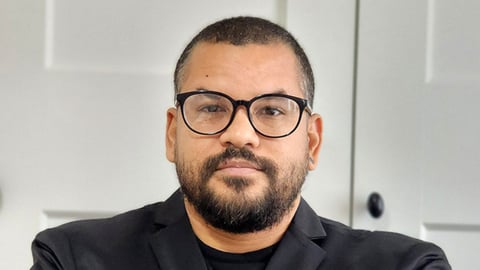 ¿Se acabaron los perdones? Poeta cubano le canta las verdades al régimen