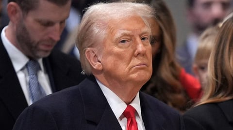 Trump considera subsidio de $9,000 anuales por hijo para padres en casa