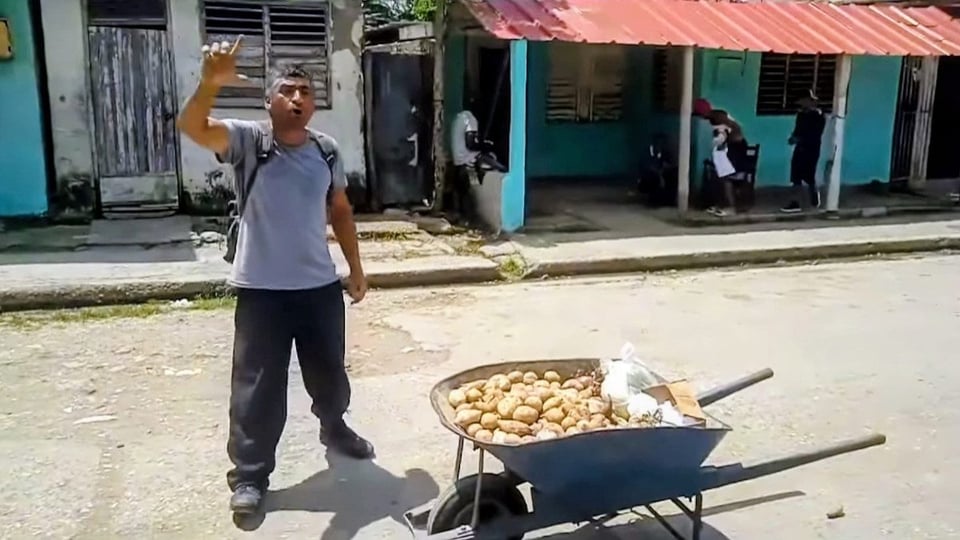 Pareja Arrestada en Cuba Tras Protestar Multa a Vendedor Ambulante