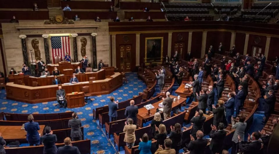 ¡El Senado le pone freno al Show de Trump con Irán!