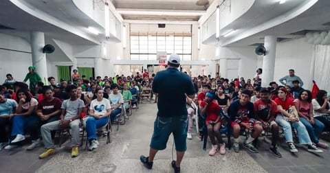 Campamento Evangelístico Reúne a Jóvenes en La Habana