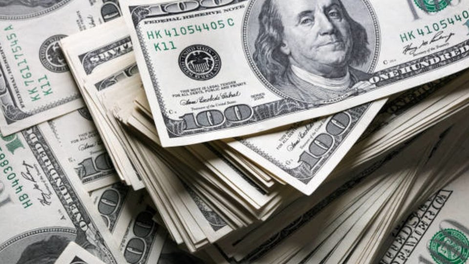 ¡Se Desploma el Dólar en Cuba! MLC Grita Socorro en el Mercado Negro