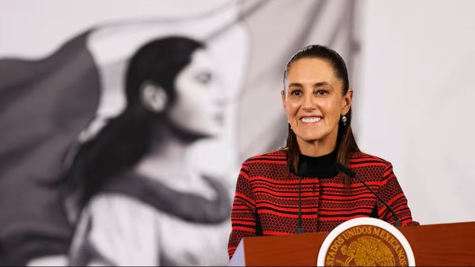 ¿Qué le dio Claudia a Cuba? ¡Una lanita de su bolsa para el apagón!