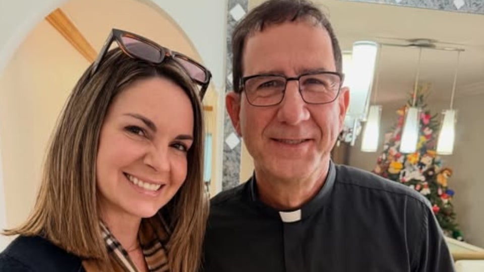 ¿Tremendo jaleo en Miami por lo que contó el Padre Reyes de Cuba?