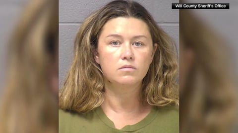 Madre de Illinois Acusada de Asesinato tras Creer que su Hijo Era el Diablo