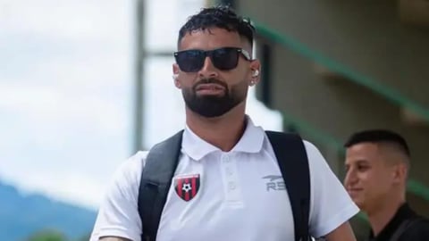 ¡Desgarrador! Futbolista Buscó a su Familia Entre Escombros Tras Terremoto en Venezuela