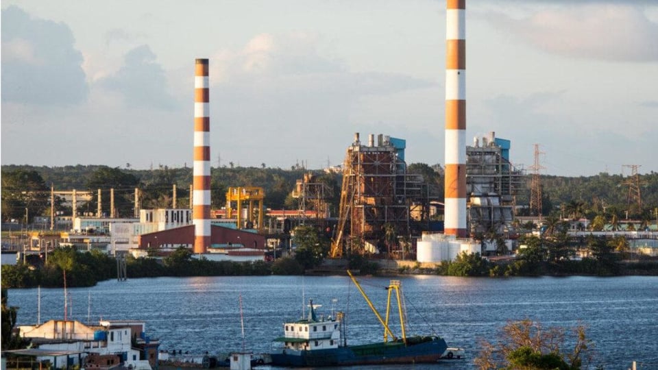 ¡Qué Bochinche Eléctrico! Guiteras Vuelve, Pero Cuba Sigue a Oscuras