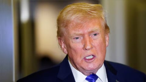 Juzgado Restituye Estatus Legal a Miles de Migrantes Afectados por Política de Trump