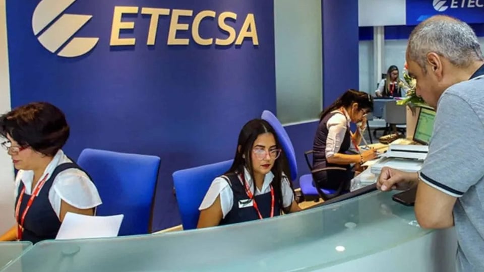ETECSA Admite Que Apagones en Cuba Colapsan la Red de Teléfonos