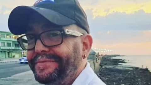 La Risa Que Alumbra: Rigoberto Ferrera Desnuda la 'Biomasa Milagrosa' con Su Humor Cubano