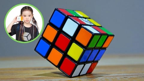 Niña China de Seis Años Bate Récord Mundial en Resolver Cubo de Rubik