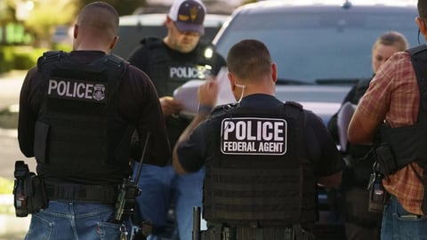Tribunales de EE.UU. refutan política de detención migratoria sin fianza de Trump