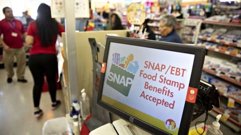 Juez Federal Anula Restricciones de SNAP para Refrescos y Dulces