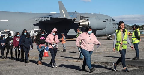 Estados Unidos eleva a 2.600 dólares el incentivo para la salida voluntaria de migrantes