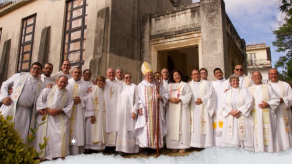¿Y la iglesia te da la bendición o te da el cantazo? Obispos cubanos alzan la voz contra el desastre