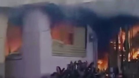 Vecinos apagan incendio en Holguín antes de la llegada de bomberos