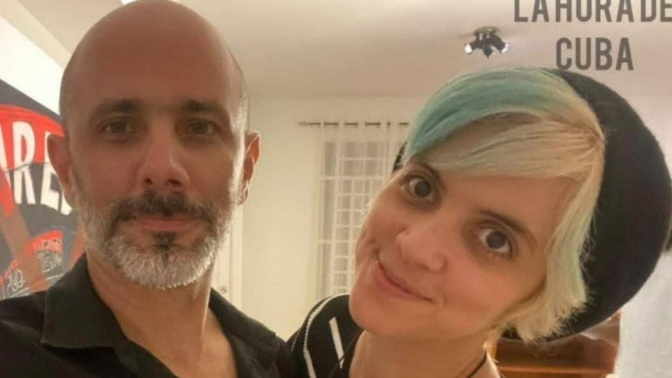 ¡Chivatazo a la Prensa Libre! Agentazos le tiran la bronca a periodista por visitar a su novio preso