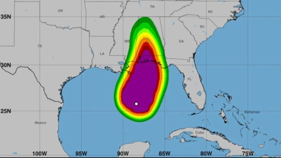 ¡Ay, Mamita! Isaías se pone bravo y pone a correr a Florida