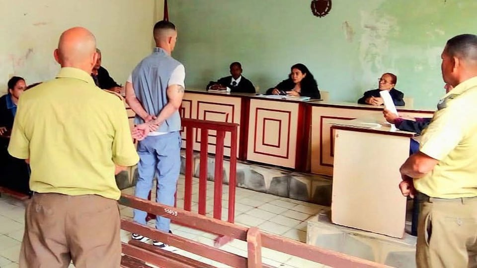 ¿Enchavetaron a un tipo en Holguín por seis gramos de marihuanita y una pastilla?