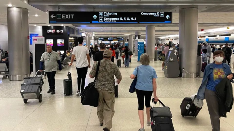 ¿Qué lío se formó en Miami pa' los que viajan a Cuba? ¡Prepárense pa' la fila!