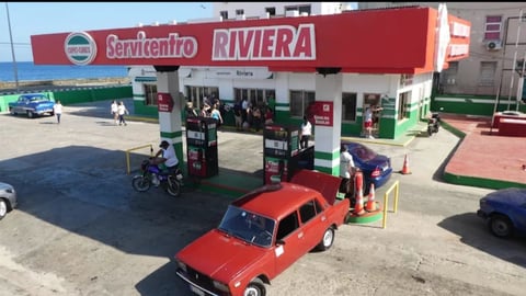 Seis meses esperando combustible y el día que toca, no hay luz en La Habana