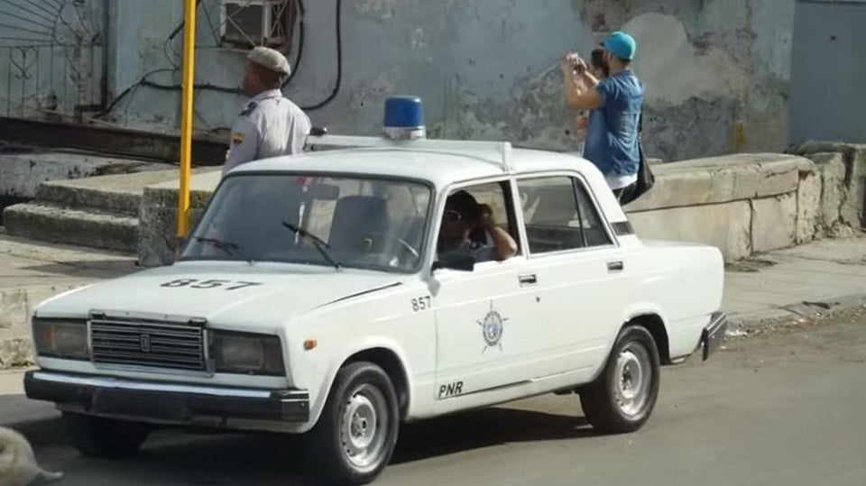 Camión con café y carbón detenido en Las Tunas