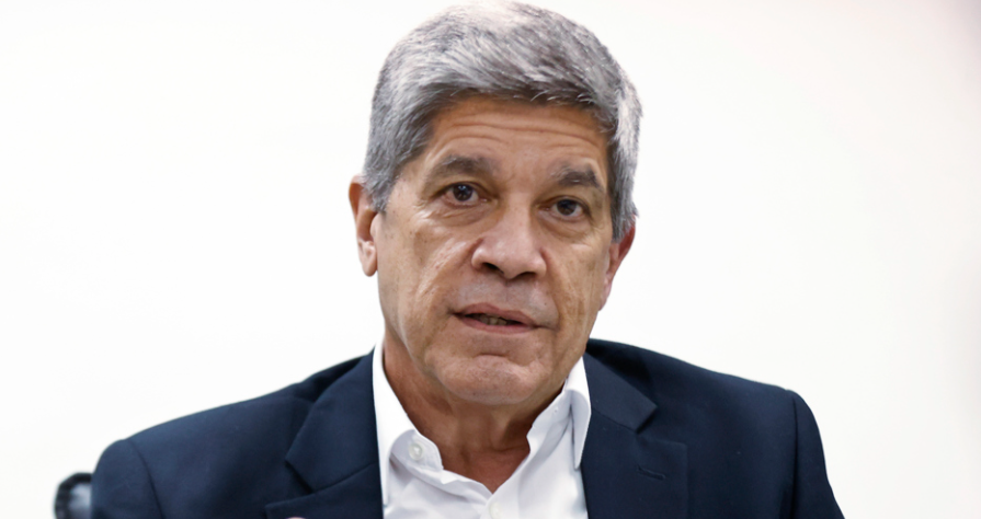 ¡Se encabrita el ambiente! El Gobierno cubano confiesa que la cosa está al rojo vivo y anuncia plan de "reorganización"