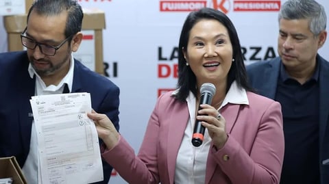 Keiko Fujimori se corona Presidenta de Perú en reñida elección