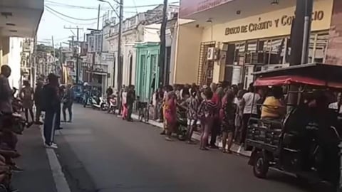 ¿Ataque de Fila o Bachaqueo Bancario? Se Forma un Lío en Santa Clara