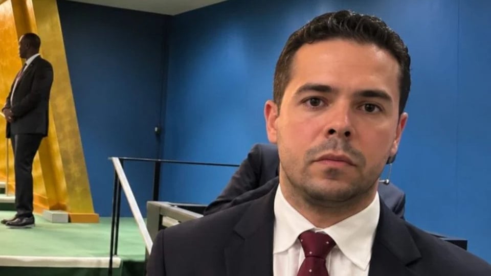 ¡Bochinche en la ONU! Cuba expulsa a diplomático por manotazo y pelea de celular