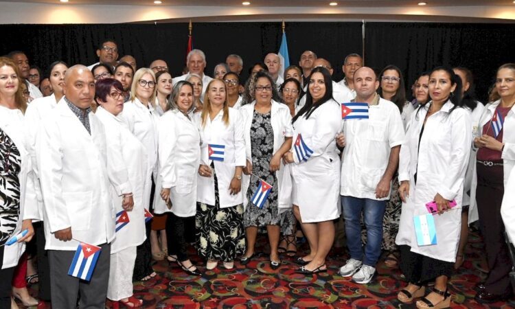 ¡Honduras Despacha a los Médicos Cubanos y Deja el Bochinche Armao!