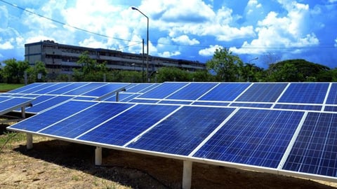 China Refuerza Apoyo Energético a Cuba con Donación de Sistemas Solares
