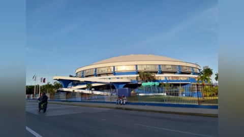 ¿Atraco a batazo en La Habana? Le dan con todo a motorina en el Cerro
