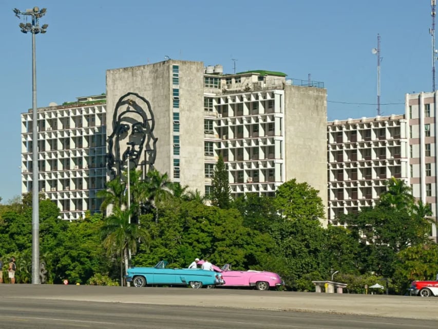 ¡Parrandón de Multas en La Habana: Ni el Whisky del Divino se Salvó!