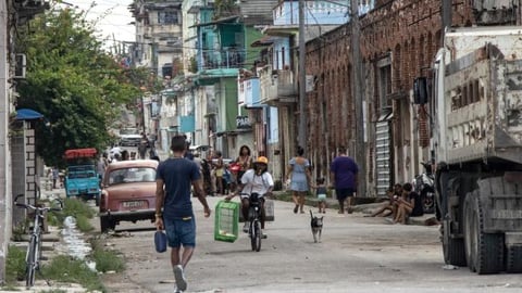 Parlamento Cubano Defiende Logros Sociales en Medio de Crisis Económica