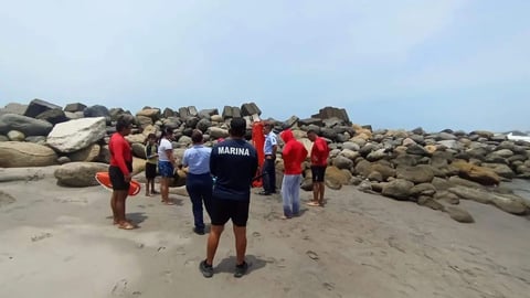 Rescatan a cubana de 30 años en playa de México