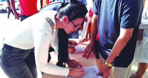Matanzas Residents Resist Official Campaign, Refuse to Sign Despite Pressure