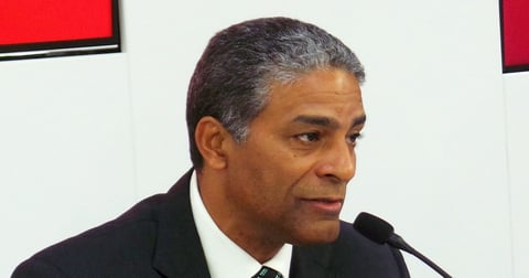 Opositor Cubano Oscar Biscet Señala al Régimen por Profunda Crisis en la Isla