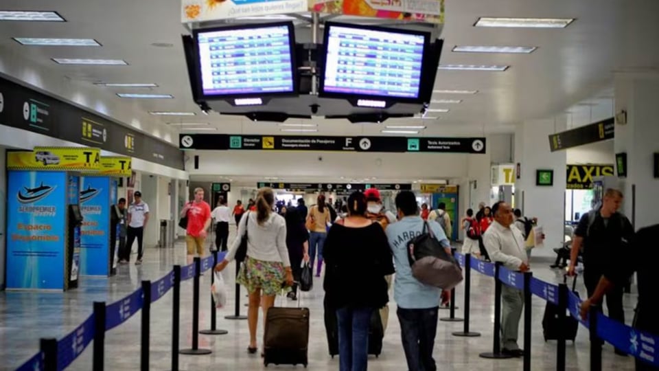 ¿Y tú supiste? Pillan a tripulante con 18 kilos de cocaína en plena Europa