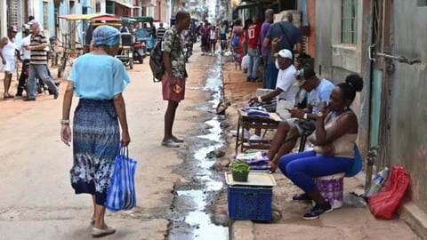 Cubana denuncia falta de coordinación entre agua y electricidad